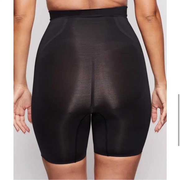 SKIMS Bonded High Waist Shorts Onyx - Picture 2 of 2
